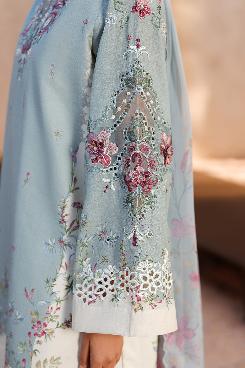 Iznik | Printed Lawn 26 | UE-675 Printed Lawn by Iznik - Designer Dress  - Type : Ladies Clothes - Available at Libayah - 100% Original 