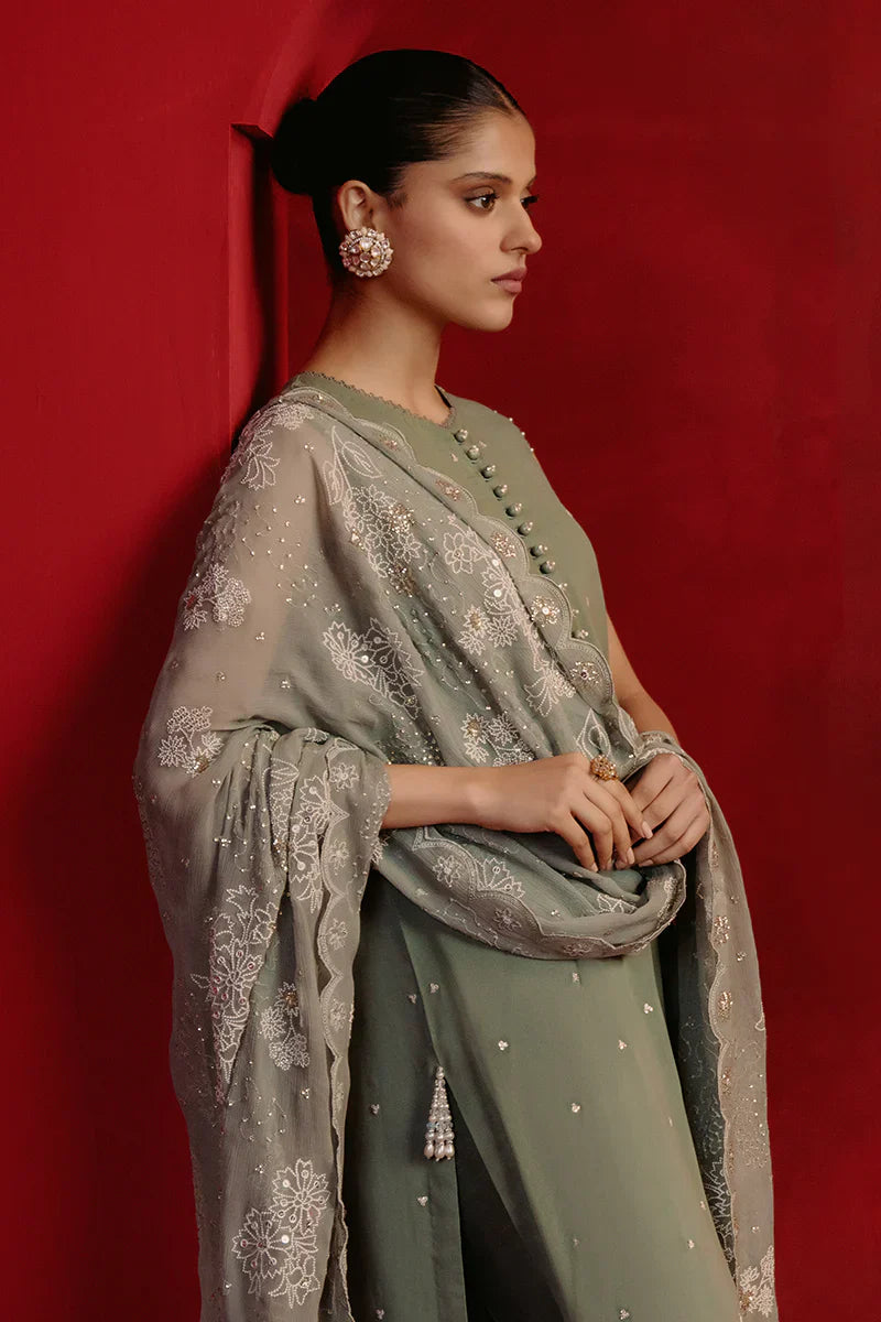 Cross Stitch | Luxe Atelier 24 | Whisper Spray