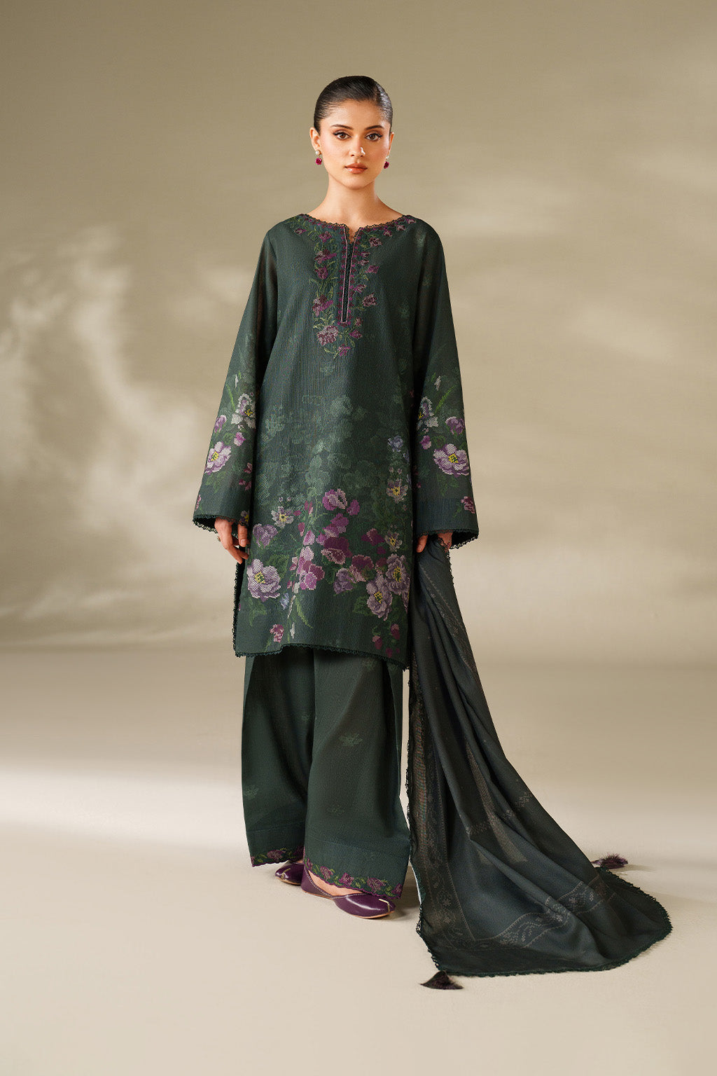 Iznik | Winter Chapter 25 | UE-567 Printed Khaddar by Iznik - Designer Dress - Type : Ladies Clothes - Available at Libayah - 100% Original 