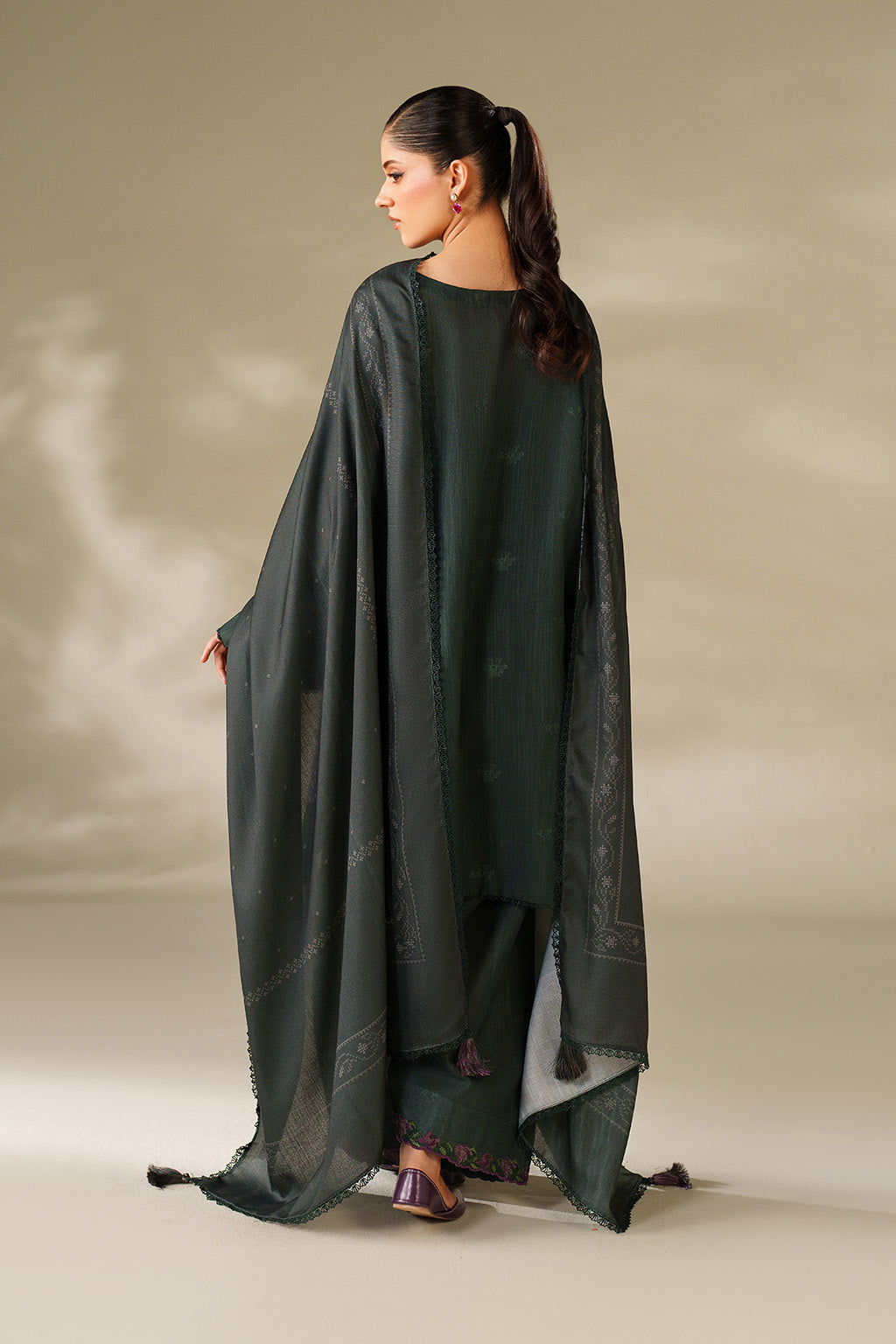 Iznik | Winter Chapter 25 | UE-567 Printed Khaddar by Iznik - Designer Dress - Type : Ladies Clothes - Available at Libayah - 100% Original 