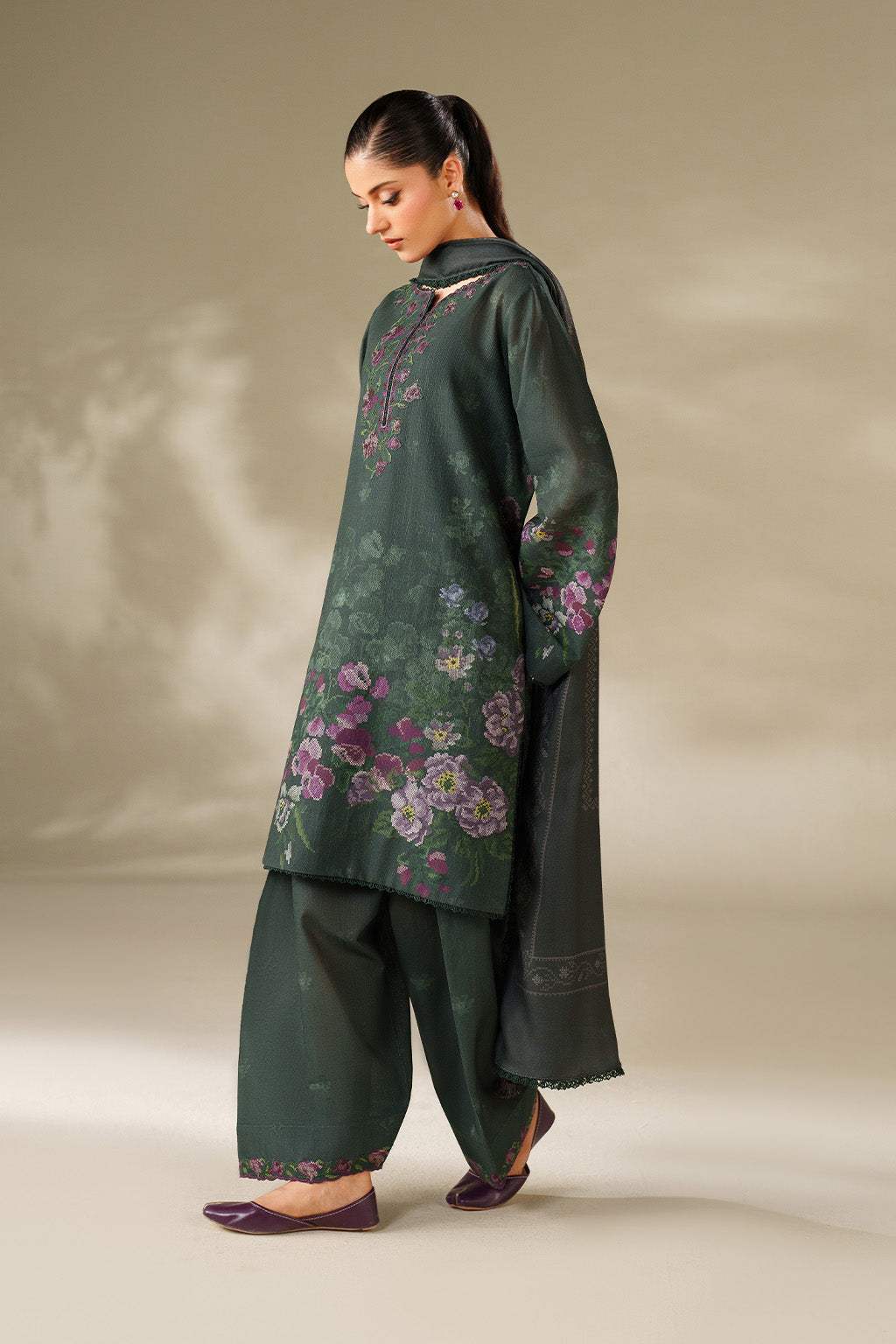 Iznik | Winter Chapter 25 | UE-567 Printed Khaddar by Iznik - Designer Dress - Type : Ladies Clothes - Available at Libayah - 100% Original 