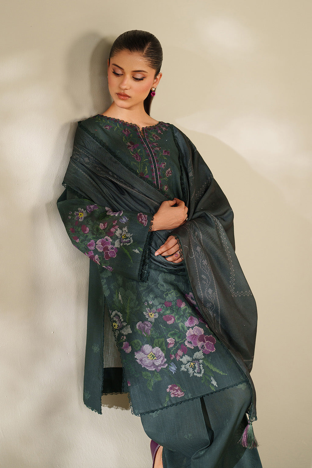 Iznik | Winter Chapter 25 | UE-567 Printed Khaddar by Iznik - Designer Dress - Type : Ladies Clothes - Available at Libayah - 100% Original 