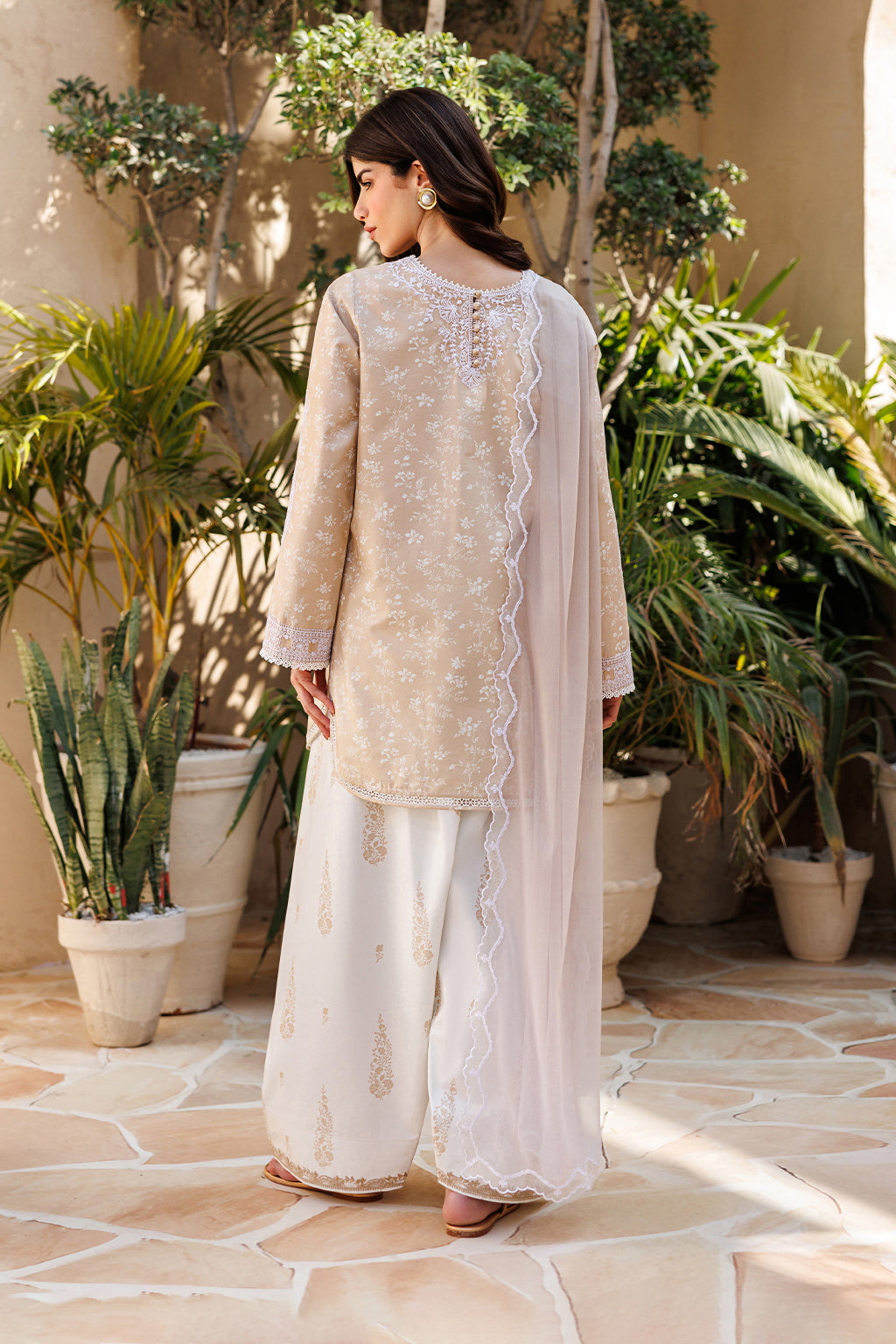 Iznik | Printed Lawn 26 | UE-677 Printed Lawn by Iznik - Designer Dress  - Type : Ladies Clothes - Available at Libayah - 100% Original 