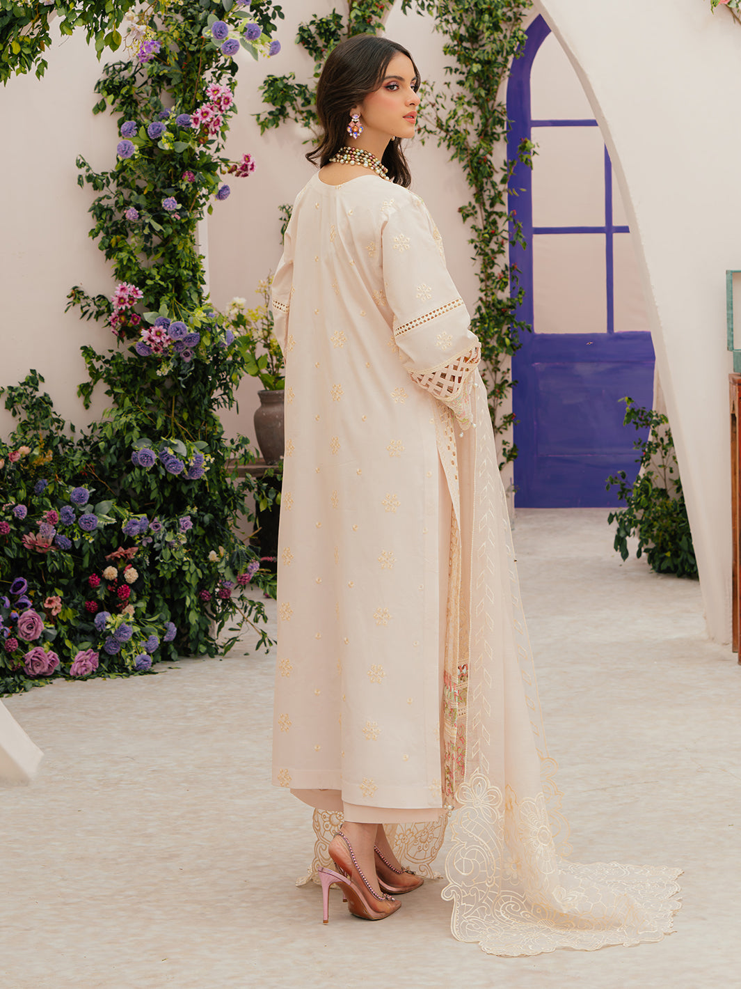 Mahnur | Allenura Luxury Lawn 24 | ALLORA by Mahnur - Designer Dress - Type: Ladies Clothes - Available at Libayah - 100% Original
