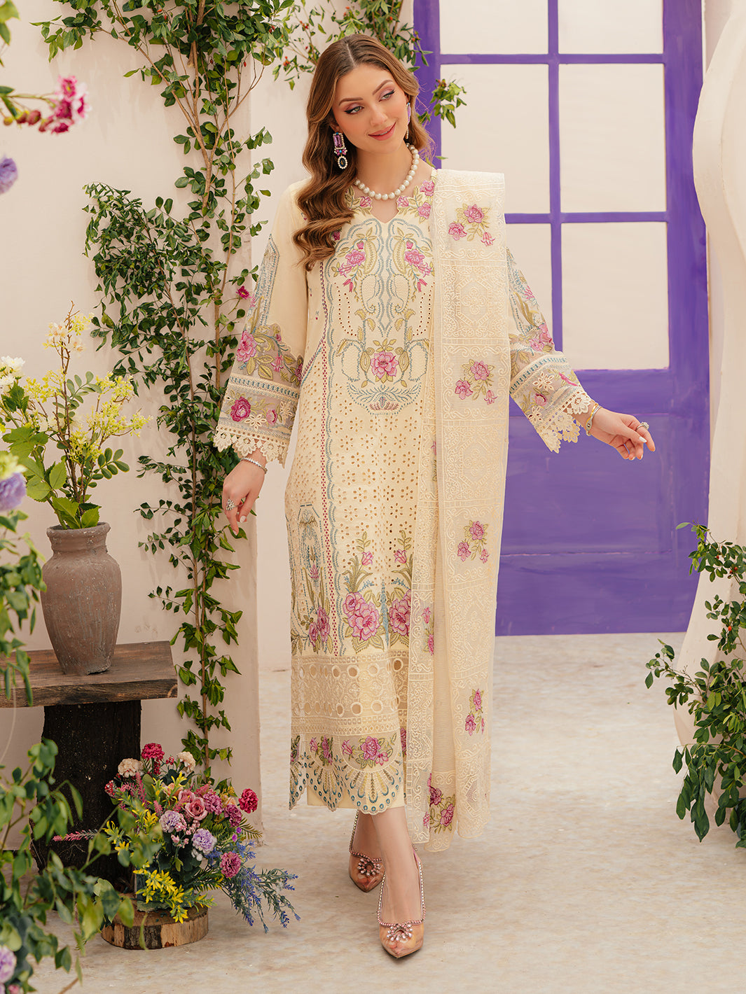 Mahnur | Allenura Luxury Lawn 24 | AMOUR by Mahnur - Designer Dress - Type: Ladies Clothes - Available at Libayah - 100% Original