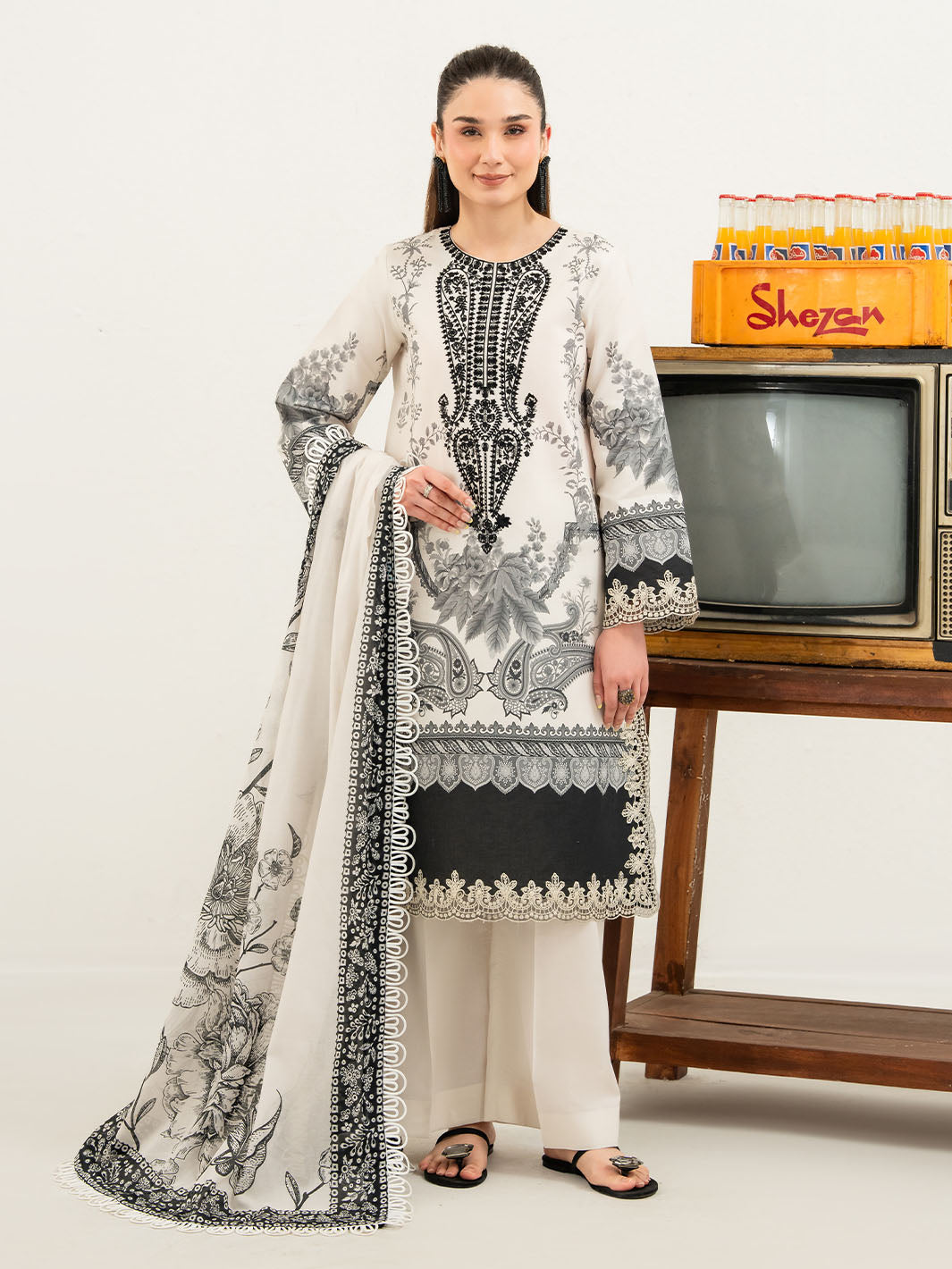 Mahnur | Anaya Lawn | ANA-005 by Mahnur - Designer Dress - Type : Luxury Dress - Available at Libayah - 100% Original