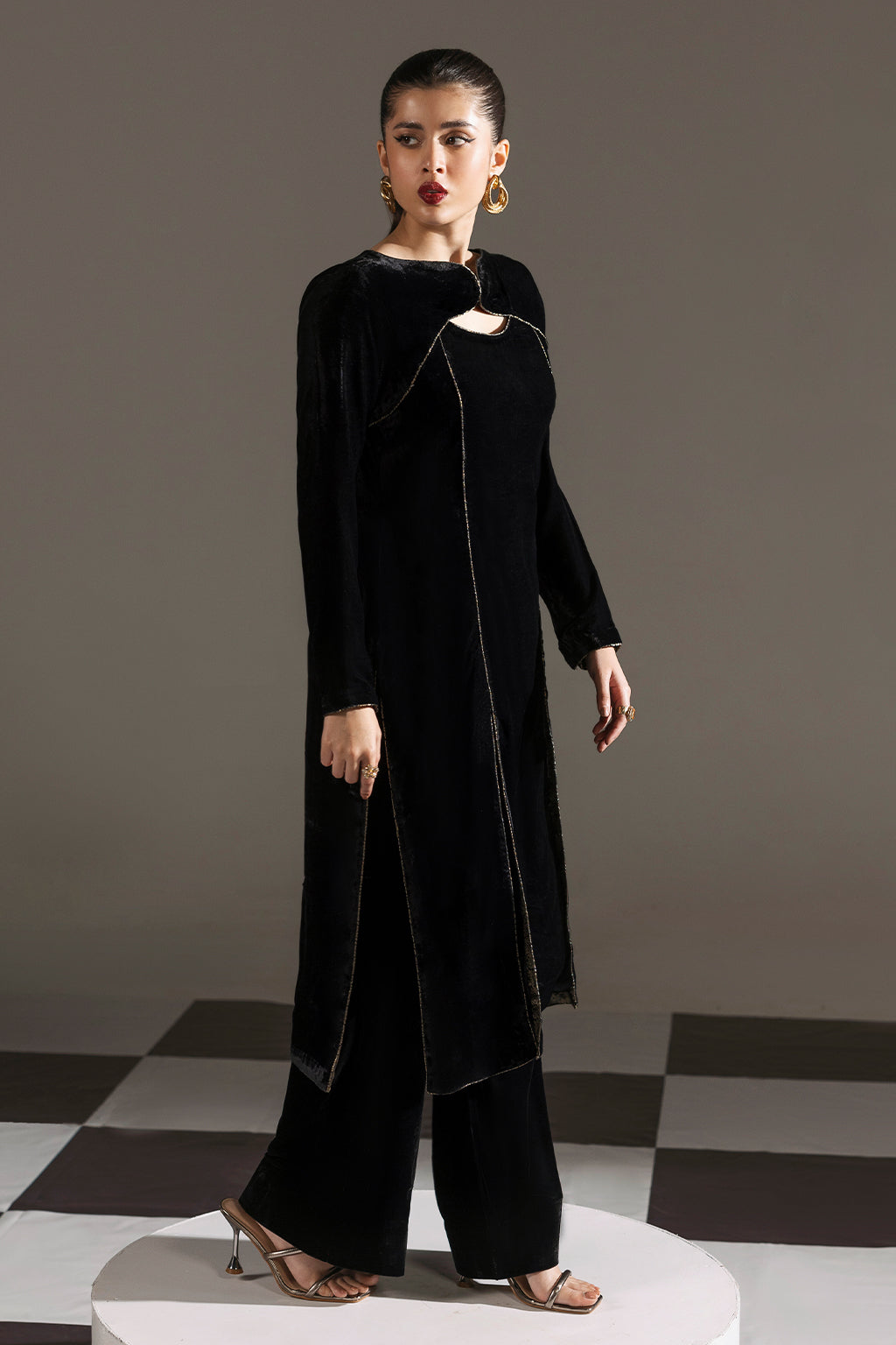 Afsanah | The Velvet Edit | AV-112 by Afsanah - Designer Dress - Type: Ladies Clothes - Available at Libayah - 100% Original