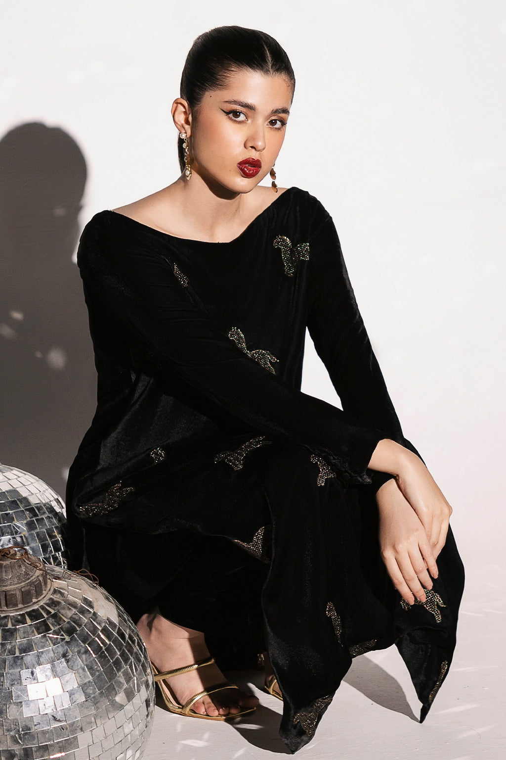 Afsanah | The Velvet Edit | AV-106 by Afsanah - Designer Dress - Type: Ladies Clothes - Available at Libayah - 100% Original