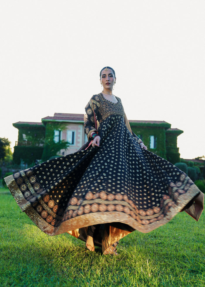 Laj by Lajwanti | Runaway Formals 25 | Golden Eclipse