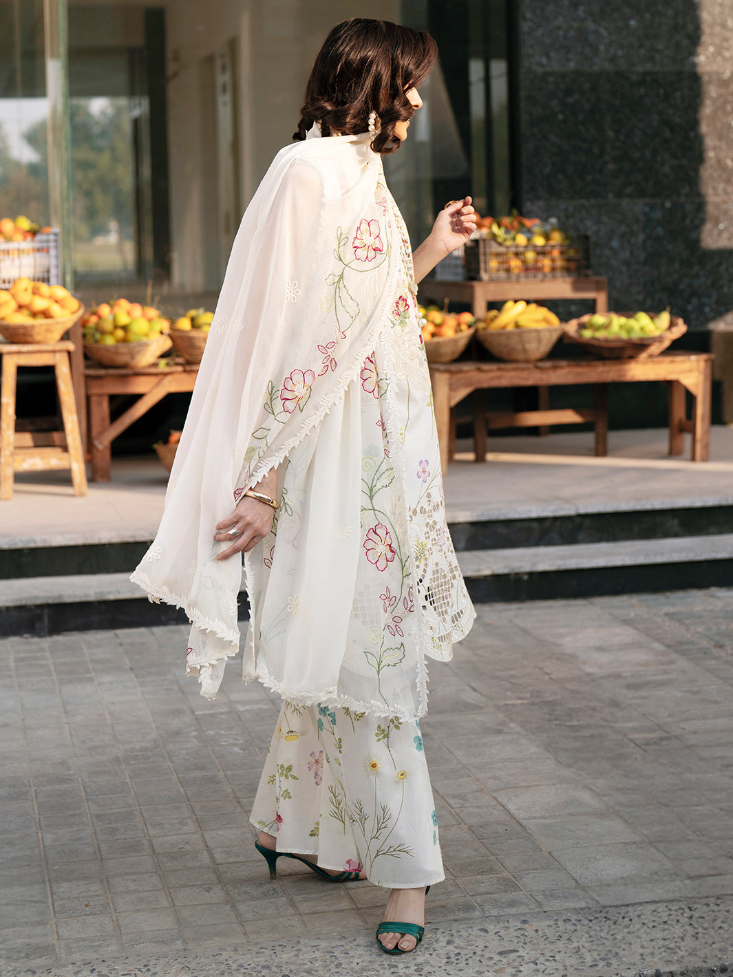 Mahnur | Broadway Luxury Lawn 26 | BW - 002 by Mahnur - Designer Dress - Type : Luxury Dress - Available at Libayah - 100% Original