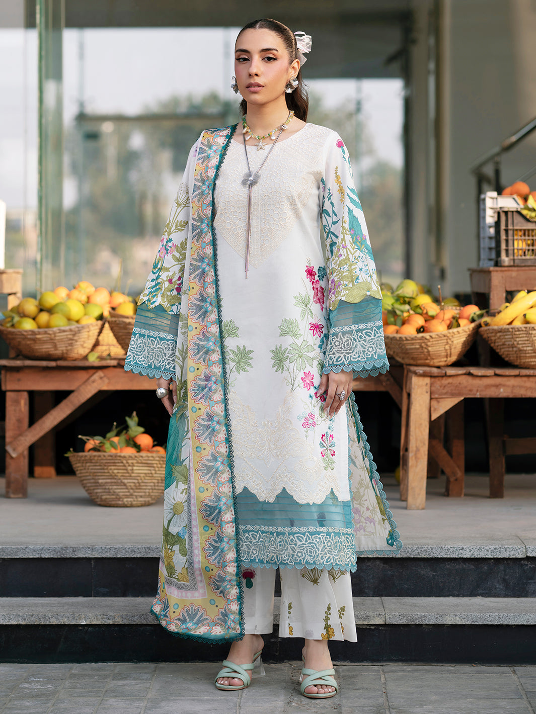 Mahnur | Broadway Luxury Lawn 26 | BW - 004 by Mahnur - Designer Dress - Type : Luxury Dress - Available at Libayah - 100% Original