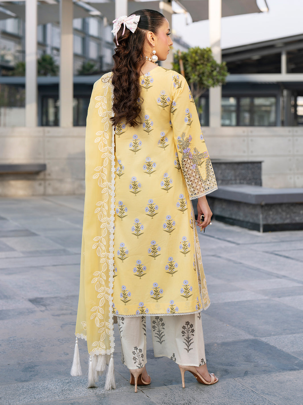 Mahnur | Broadway Luxury Lawn 26 | BW - 006 by Mahnur - Designer Dress - Type : Luxury Dress - Available at Libayah - 100% Original
