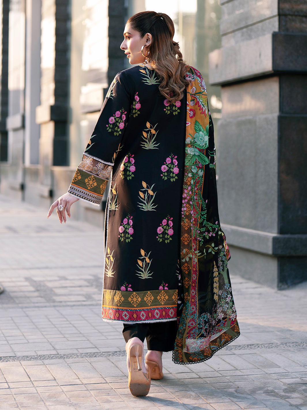 Mahnur | Broadway Luxury Lawn 26 | BW - 014 by Mahnur - Designer Dress - Type : Luxury Dress - Available at Libayah - 100% Original