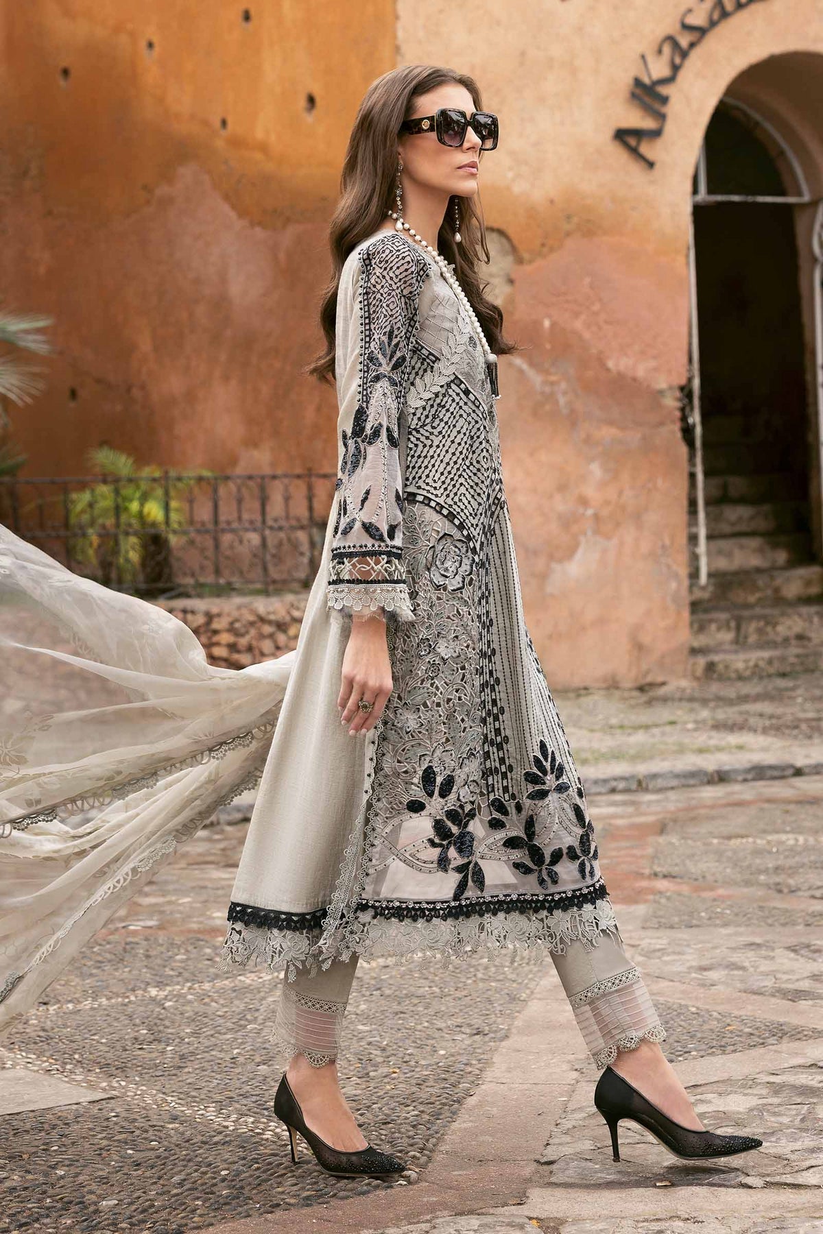 Maria B | Luxury Lawn 25 | D-2510-B by Maria B - Designer Dress - Type: Ladies Clothes - Available at Libayah - 100% Original