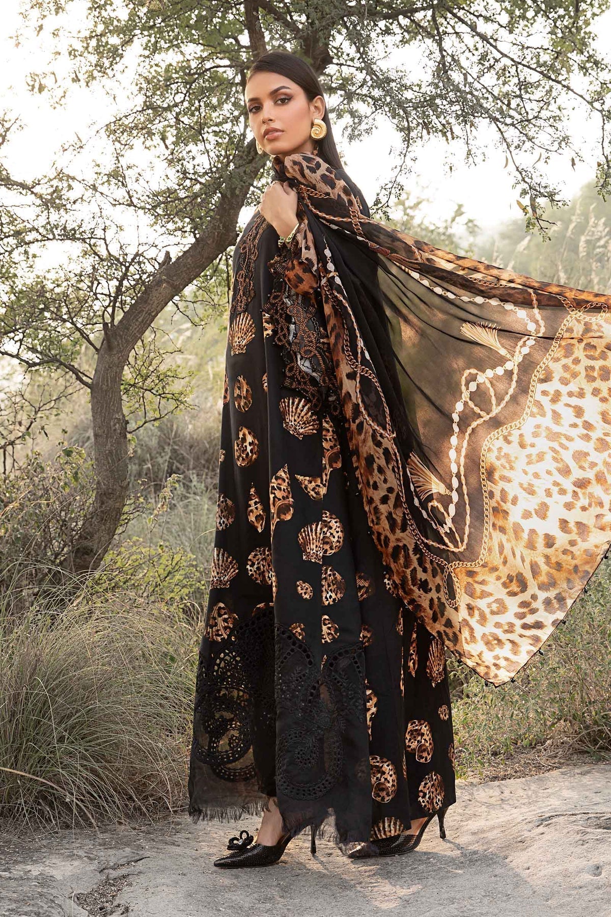 Maria B | M Prints Winter 24 | MPT-2410-B by Maria B - Designer Dress  - Type : Ladies Clothes - Available at Libayah - 100% Original 