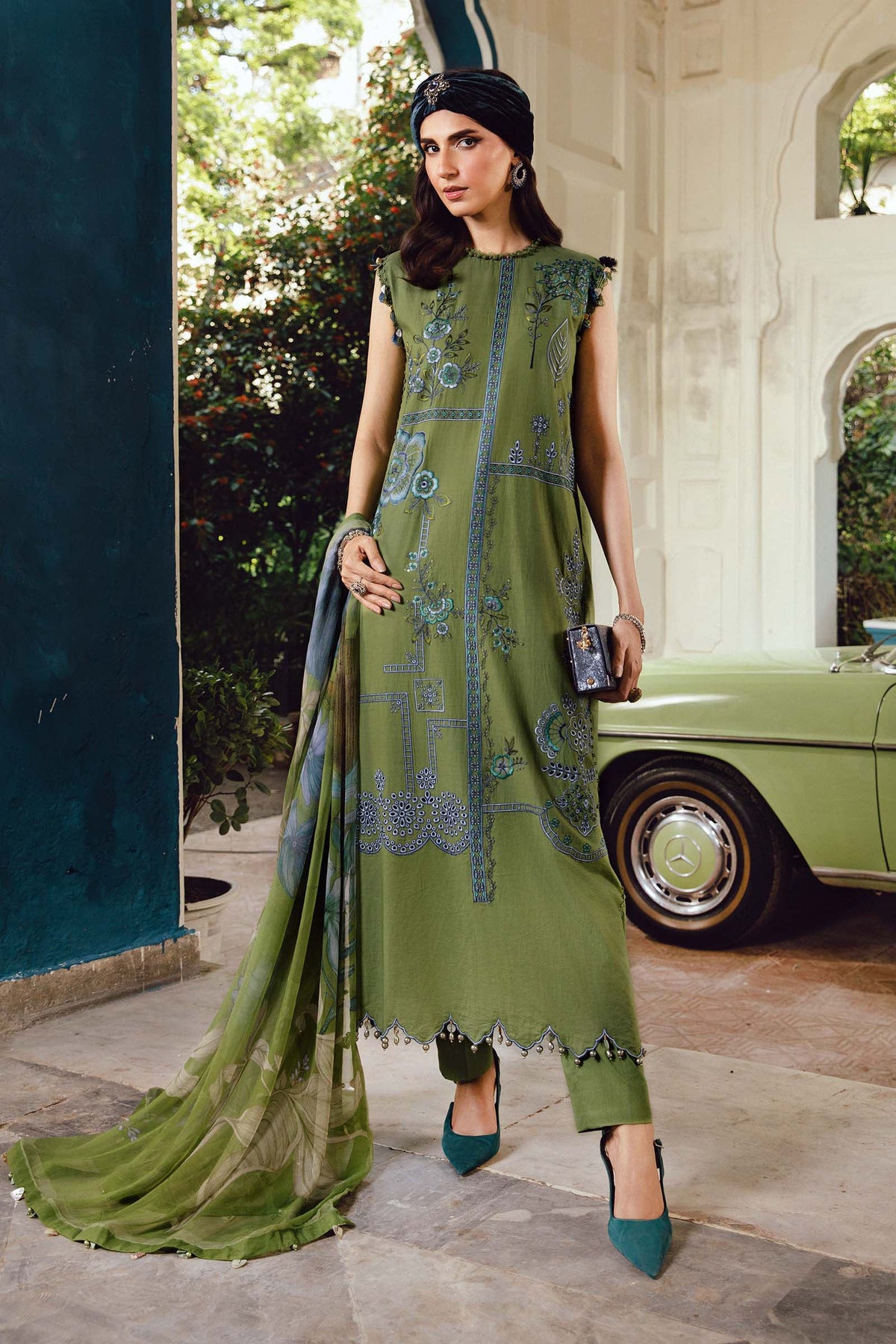 MPT-2701-A – authentic Pakistani dress from the Maria B M Prints Winter 25 collection for women in the UK