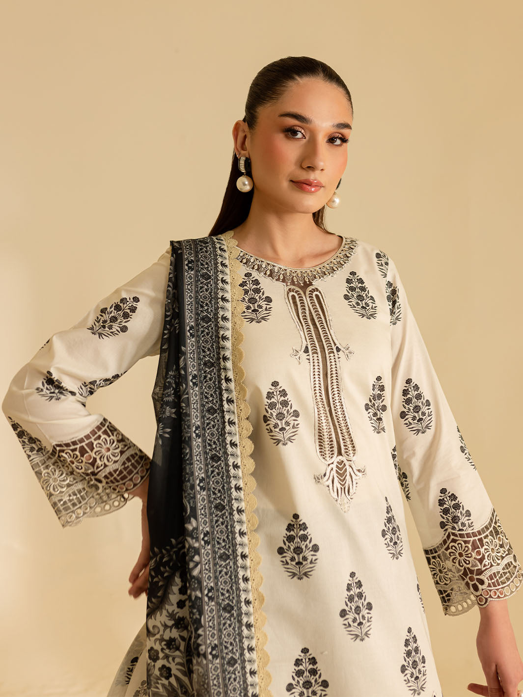 Mahnur | Leila Printkari Edit 25 | LP - 09 by Mahnur - Designer Dress - Type: Ladies Clothes - Available at Libayah - 100% Original