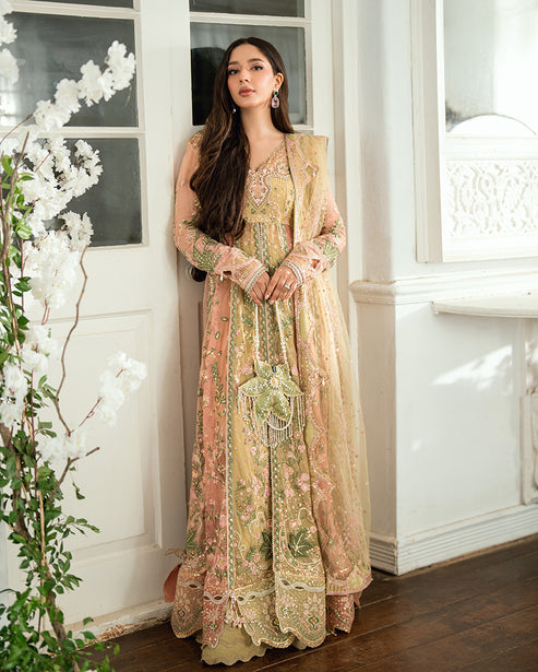 Sur Sunehri – authentic Pakistani dress from the Mushq Sham Shandaar Festive collection for women in the UK