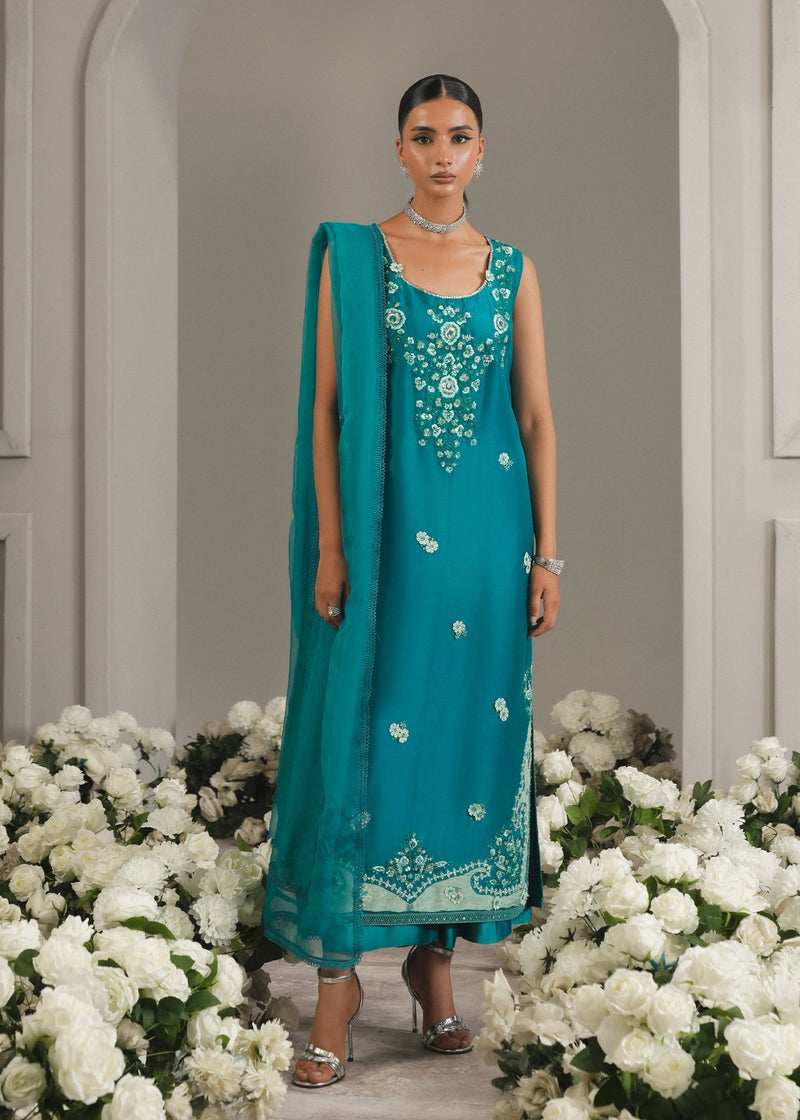Ocean Pearl – authentic Pakistani formal dress from the Umsha The Luxe Chapter collection for women in the UK