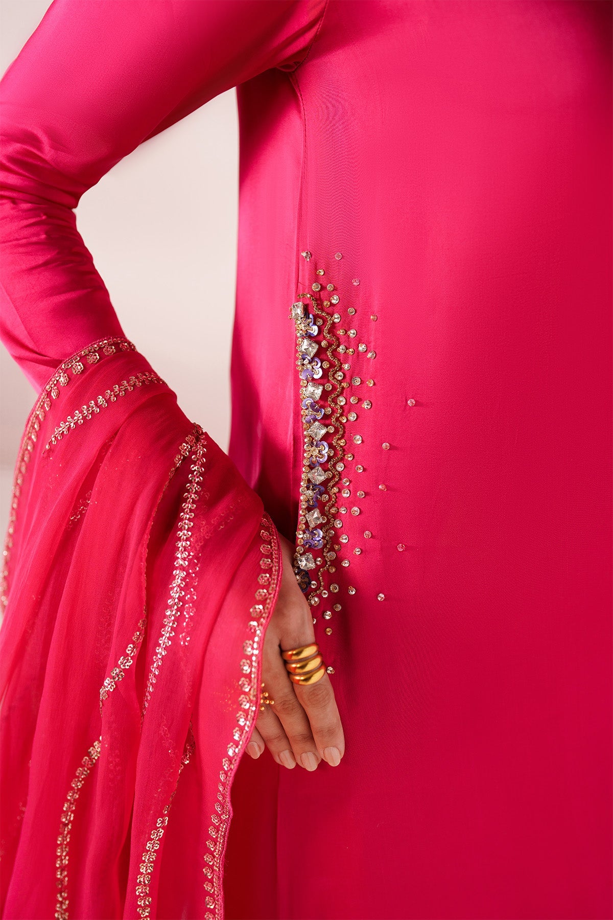 RTW1029 – authentic Pakistani dress from the Alizeh Ready to Wear collection for women in the UK.