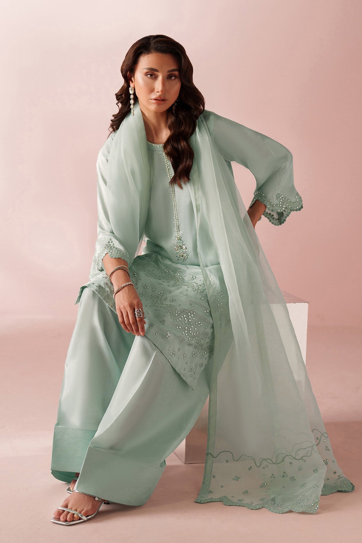 RTW1030 – authentic Pakistani dress from the Alizeh Ready to Wear collection for women in the UK.