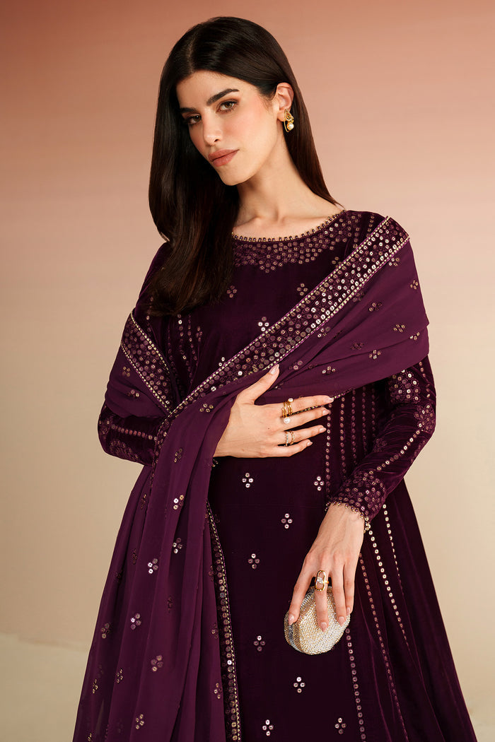 VVF D-1 – authentic Pakistani formal dress from the Jazmin Velvet Vogue 25 collection for women in the UK.