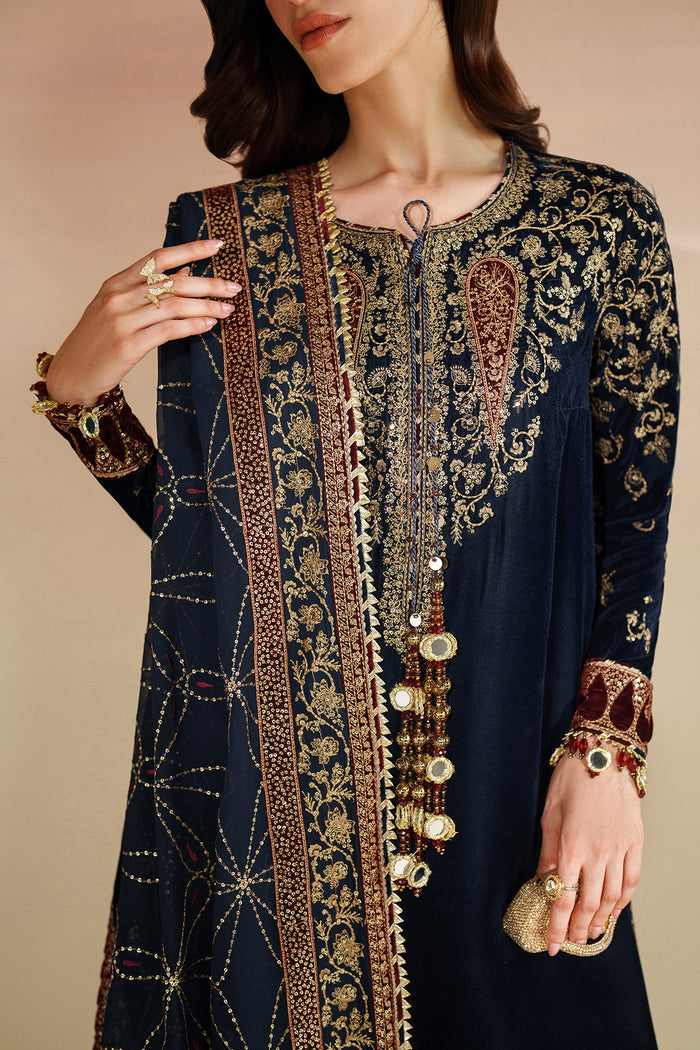 VVF D-7 – authentic Pakistani formal dress from the Jazmin Velvet Vogue 25 collection for women in the UK.