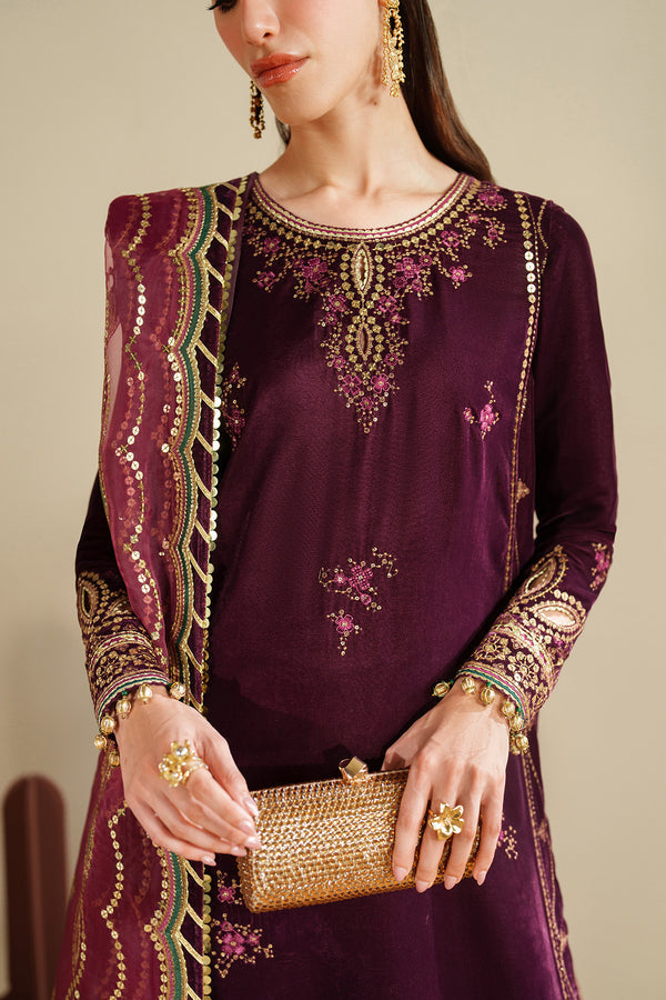 VVF D-4 – authentic Pakistani formal dress from the Jazmin Velvet Vogue 25 collection for women in the UK.