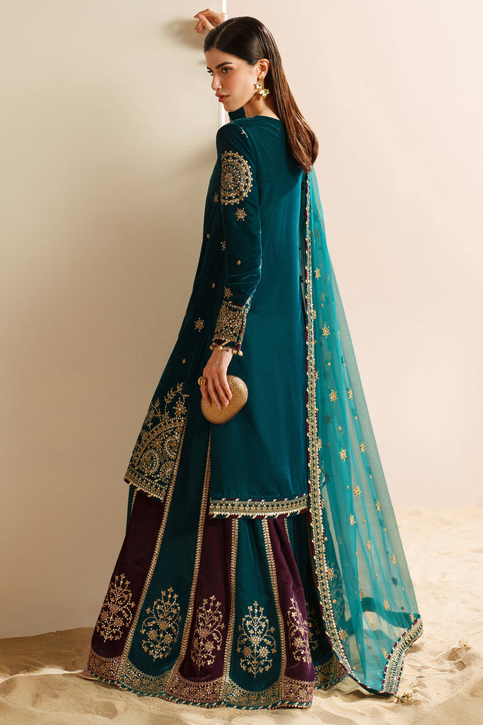 VVF D-8 – authentic Pakistani formal dress from the Jazmin Velvet Vogue 25 collection for women in the UK.