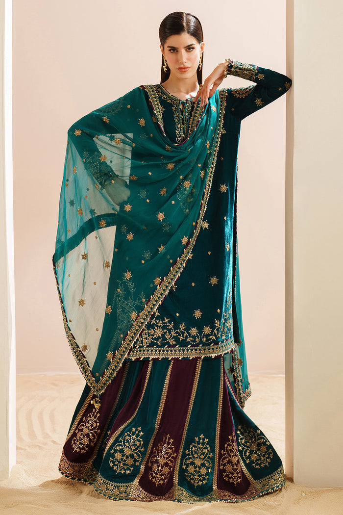 VVF D-8 – authentic Pakistani formal dress from the Jazmin Velvet Vogue 25 collection for women in the UK.