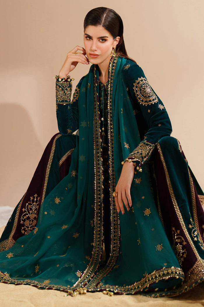 VVF D-8 – authentic Pakistani formal dress from the Jazmin Velvet Vogue 25 collection for women in the UK.