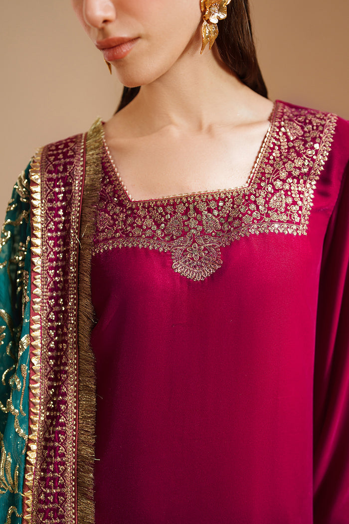 VVF D-9 – authentic Pakistani formal dress from the Jazmin Velvet Vogue 25 collection for women in the UK.