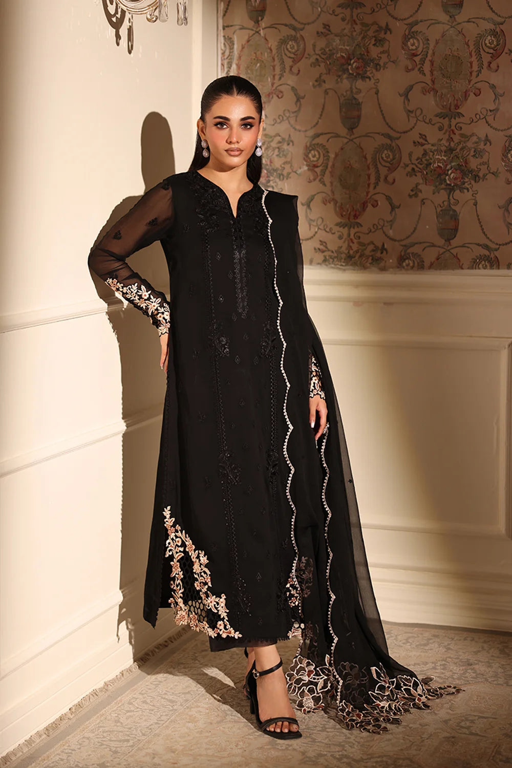 Dusken Lace – authentic Pakistani dress from the Azure Ensembles collection for women in the UK