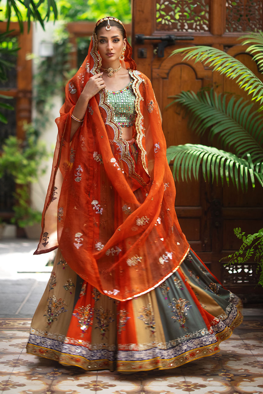 Deepak Perwani | Jaipur Heritage Wedding Wear | Ktd4087 by Deepak Perwani - Designer Dress - Type: Ladies Clothes - Available at Libayah - 100% Original