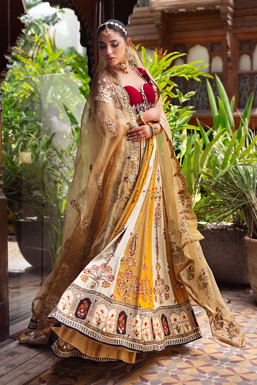 Deepak Perwani | Jaipur Heritage Wedding Wear | Ktd4091 by Deepak Perwani - Designer Dress - Type: Ladies Clothes - Available at Libayah - 100% Original