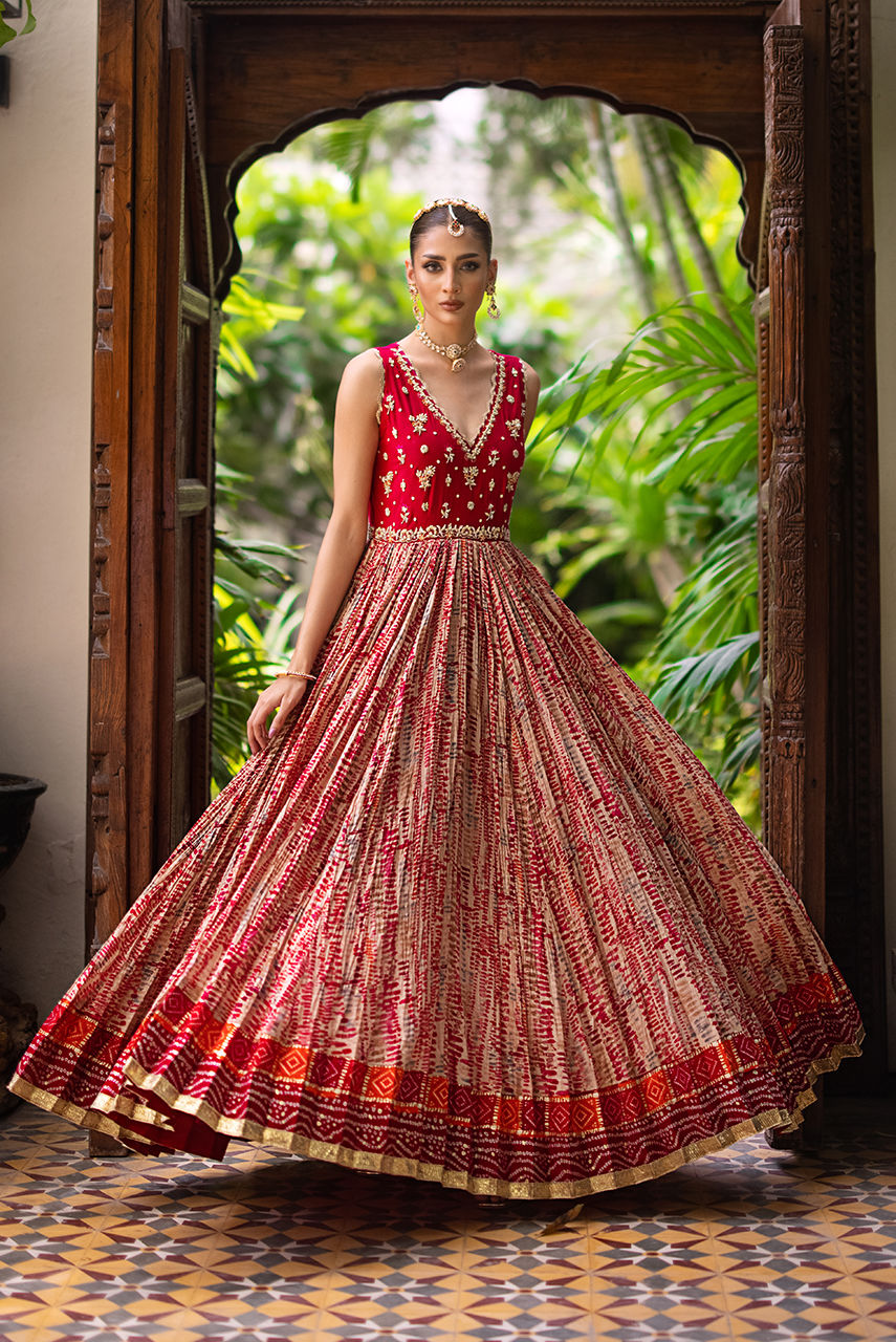 Deepak Perwani | Jaipur Heritage Wedding Wear | Ktd4120 by Deepak Perwani - Designer Dress - Type: Ladies Clothes - Available at Libayah - 100% Original