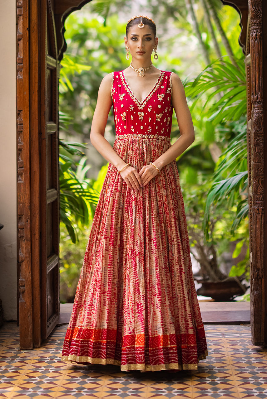 Deepak Perwani | Jaipur Heritage Wedding Wear | Ktd4120 by Deepak Perwani - Designer Dress - Type: Ladies Clothes - Available at Libayah - 100% Original