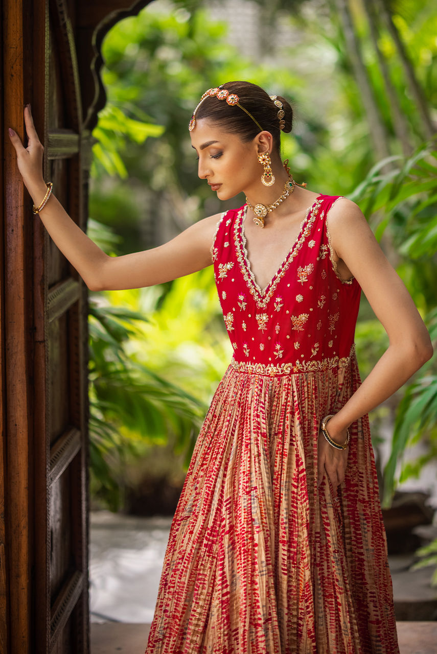 Deepak Perwani | Jaipur Heritage Wedding Wear | Ktd4120 by Deepak Perwani - Designer Dress - Type: Ladies Clothes - Available at Libayah - 100% Original