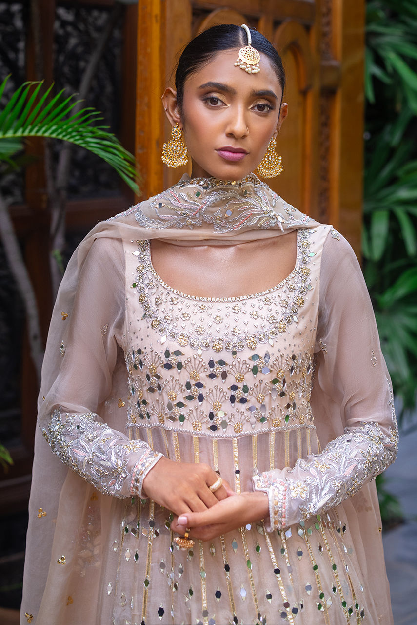 Deepak Perwani | Jaipur Heritage Wedding Wear | Ktd4095 by Deepak Perwani - Designer Dress - Type: Ladies Clothes - Available at Libayah - 100% Original
