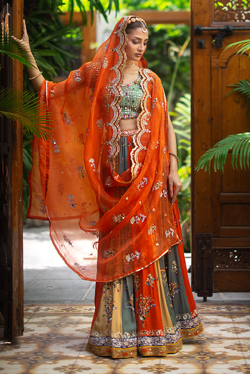 Deepak Perwani | Jaipur Heritage Wedding Wear | Ktd4087 by Deepak Perwani - Designer Dress - Type: Ladies Clothes - Available at Libayah - 100% Original