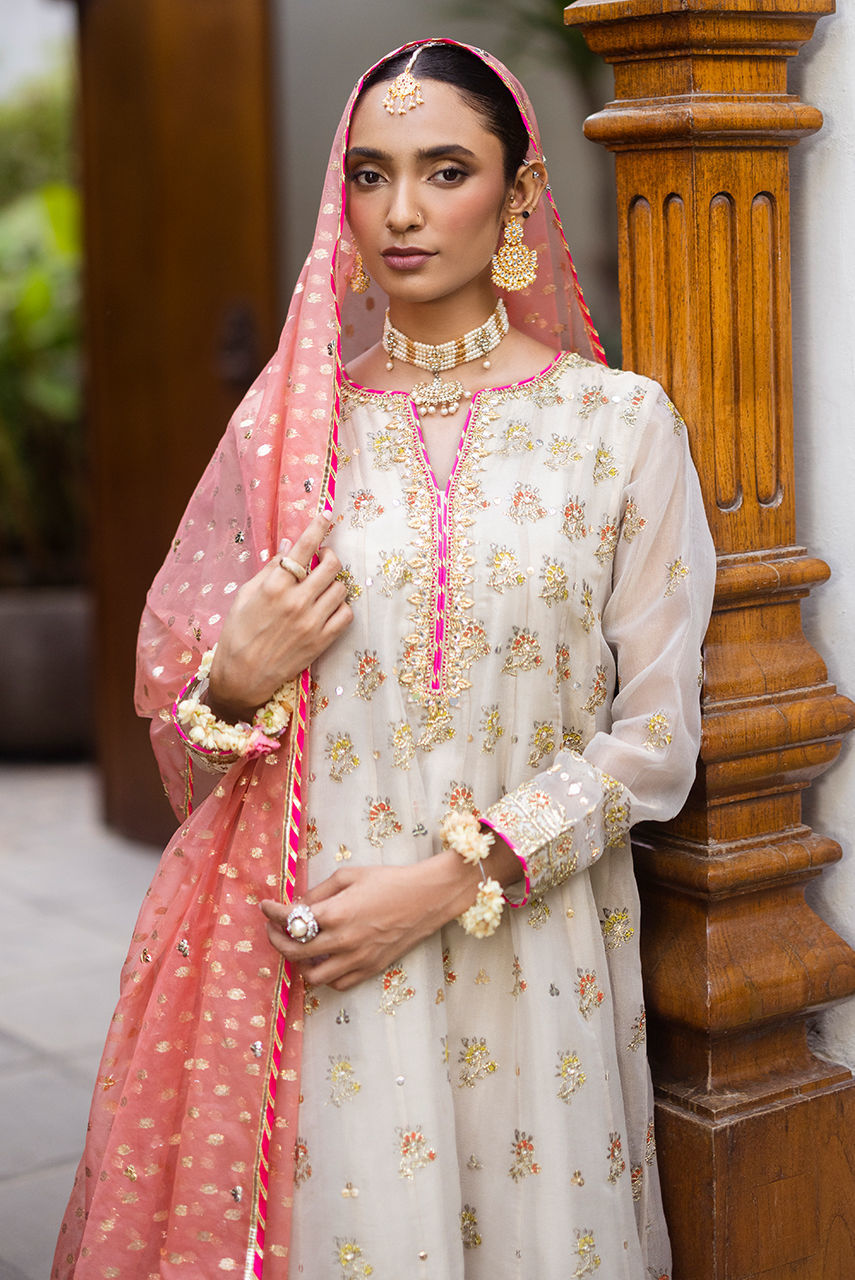 Deepak Perwani | Jaipur Heritage Wedding Wear | Ktd4111 by Deepak Perwani - Designer Dress - Type: Ladies Clothes - Available at Libayah - 100% Original