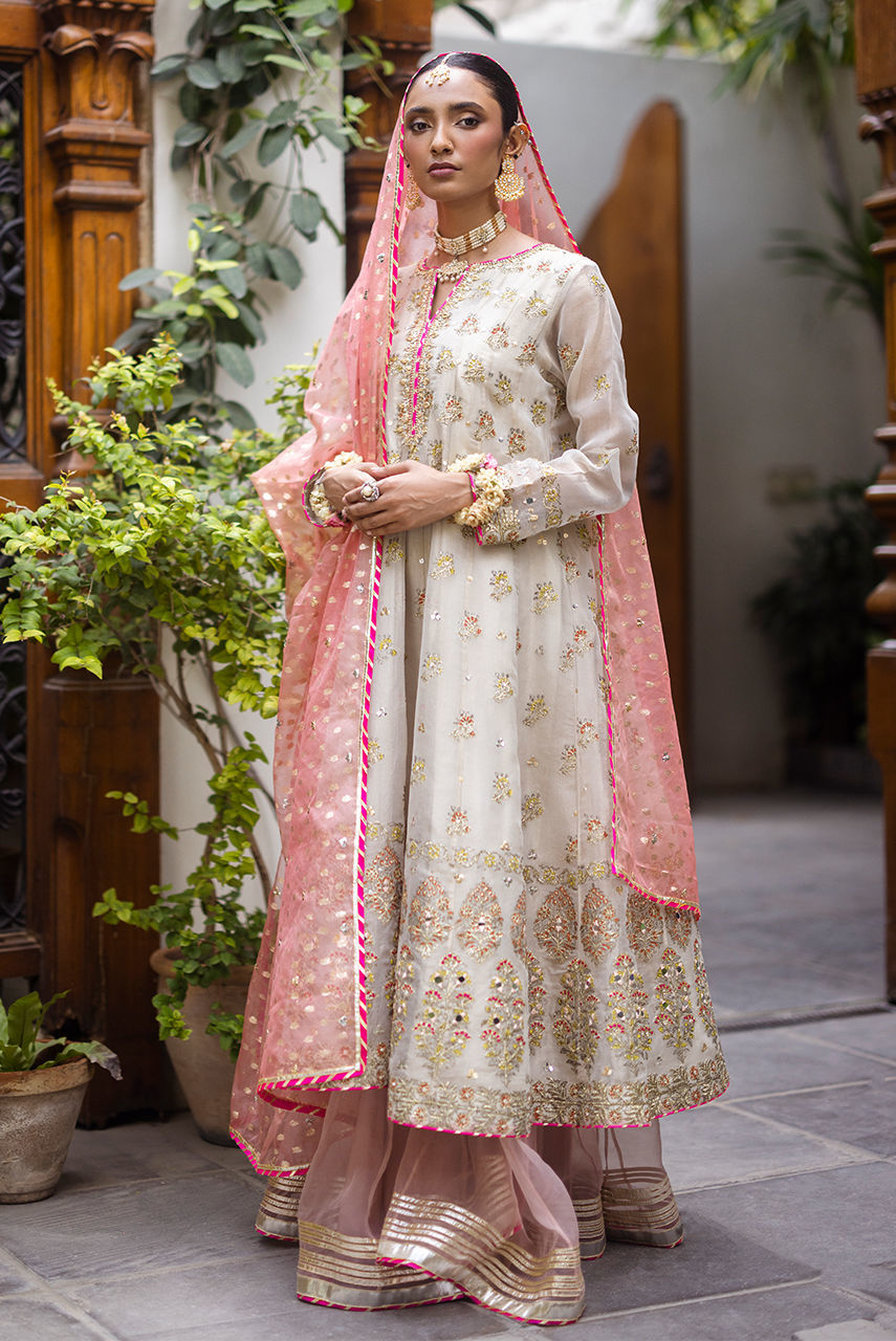 Deepak Perwani | Jaipur Heritage Wedding Wear | Ktd4111 by Deepak Perwani - Designer Dress - Type: Ladies Clothes - Available at Libayah - 100% Original
