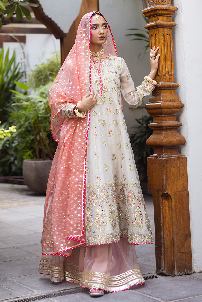 Deepak Perwani | Jaipur Heritage Wedding Wear | Ktd4111 by Deepak Perwani - Designer Dress - Type: Ladies Clothes - Available at Libayah - 100% Original