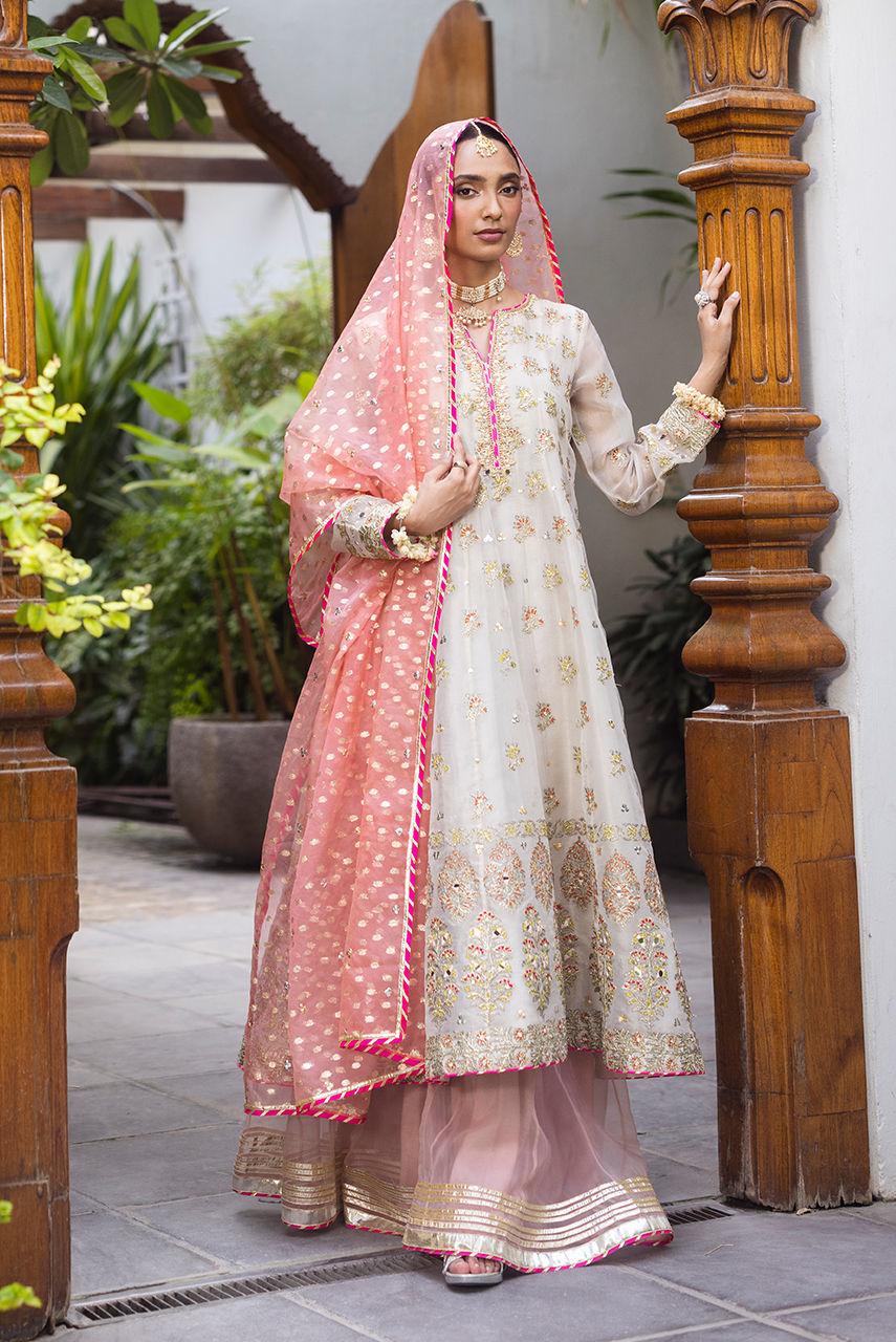 Deepak Perwani | Jaipur Heritage Wedding Wear | Ktd4111 by Deepak Perwani - Designer Dress - Type: Ladies Clothes - Available at Libayah - 100% Original
