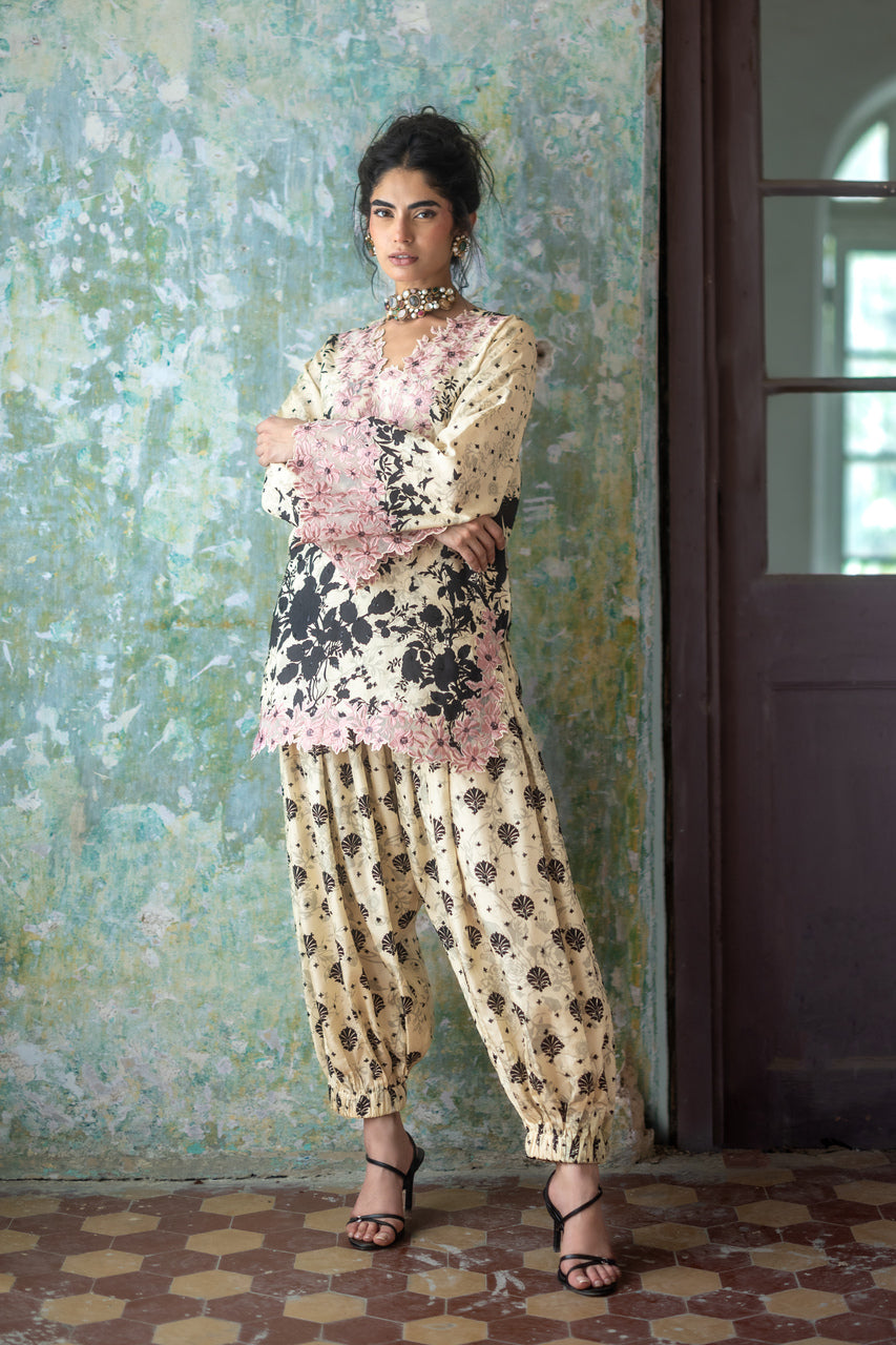Zainab Chottani | Summer Edition 26 | Dusk Muse by Zainab Chottani - Designer Dress  - Type : Ladies Clothes - Available at Libayah - 100% Original 