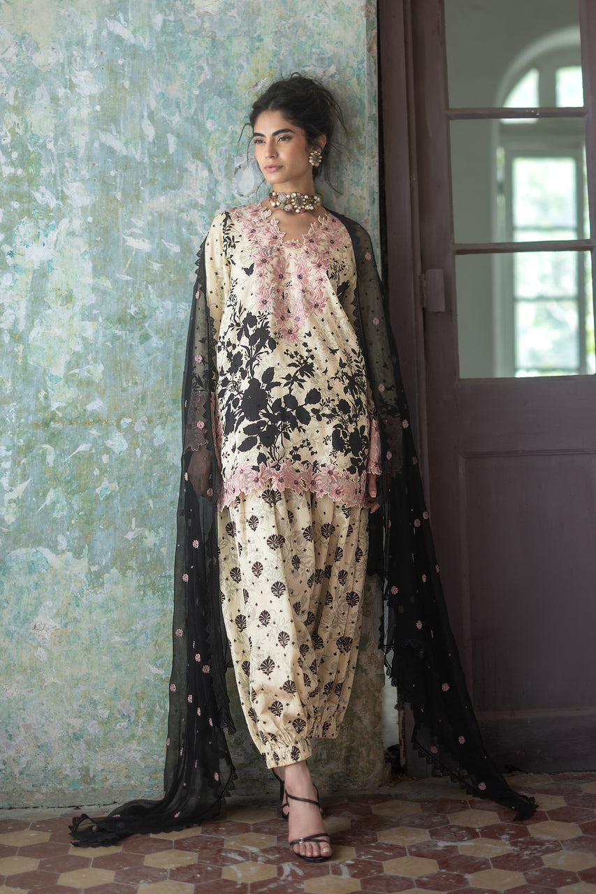 Zainab Chottani | Summer Edition 26 | Dusk Muse by Zainab Chottani - Designer Dress  - Type : Ladies Clothes - Available at Libayah - 100% Original 