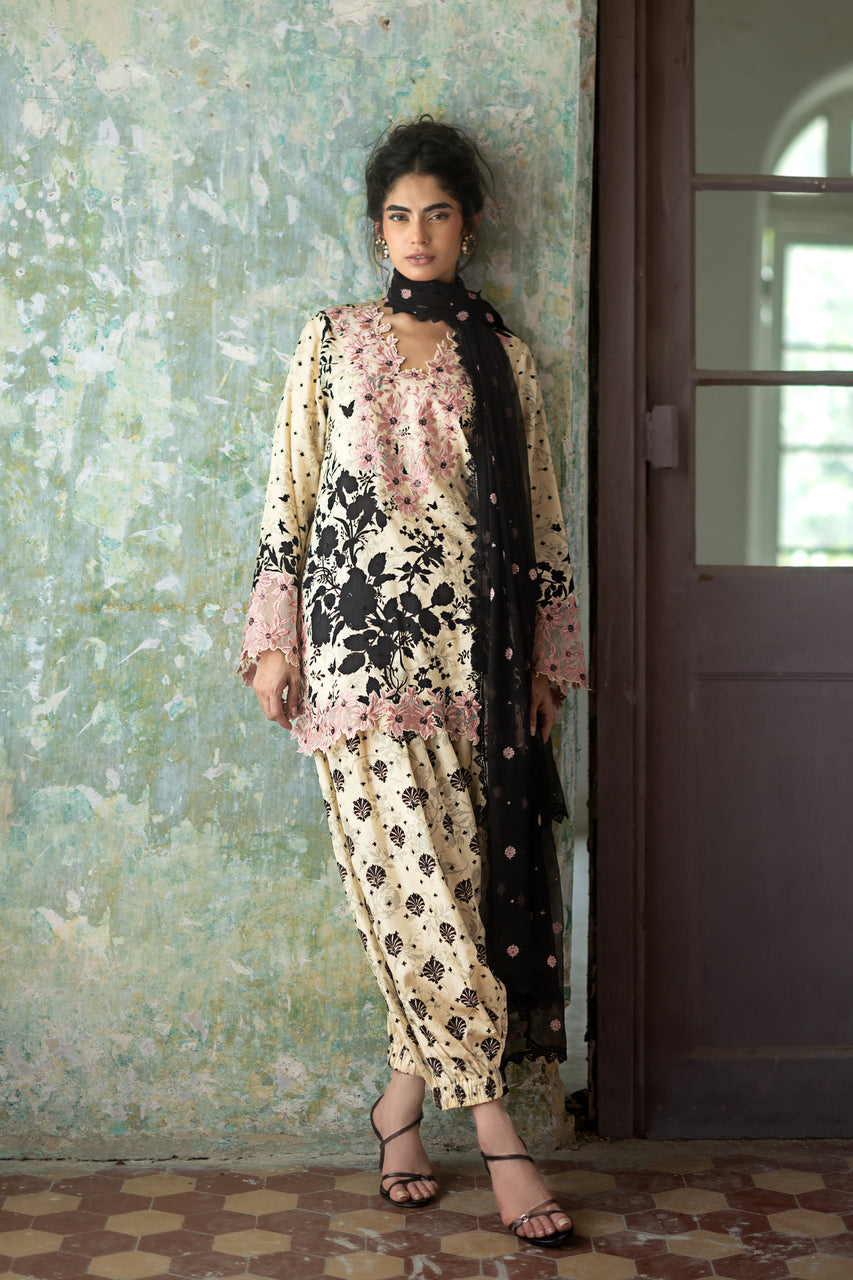 Zainab Chottani | Summer Edition 26 | Dusk Muse by Zainab Chottani - Designer Dress  - Type : Ladies Clothes - Available at Libayah - 100% Original 