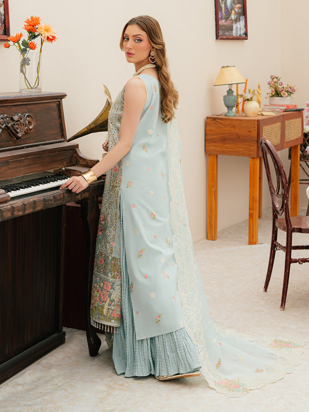 Mahnur | Allenura Luxury Lawn 24 | ELYSSA by Mahnur - Designer Dress - Type: Ladies Clothes - Available at Libayah - 100% Original