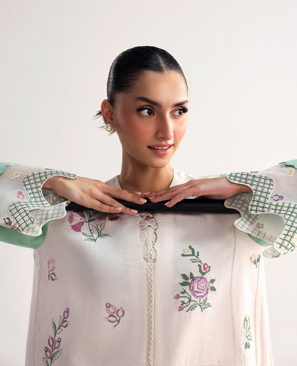 Republic Womenswear | Essentials Pre Fall | Serenya