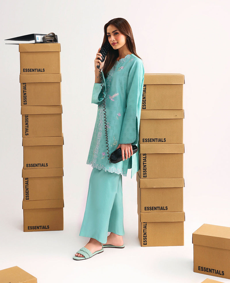 Republic Womenswear | Essentials Pre Fall | Zaynah